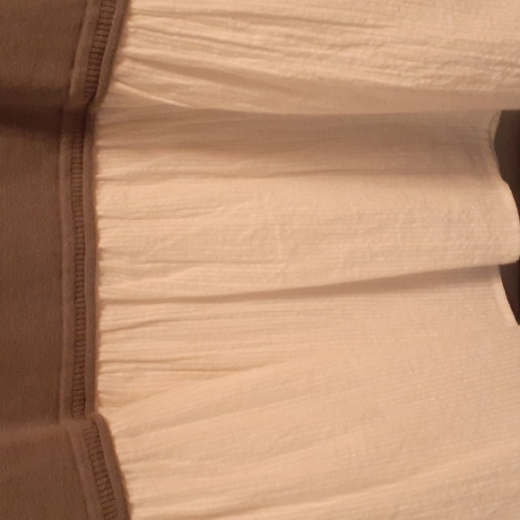 For sale! sage green and white tunic size large - Picture 2 of 4